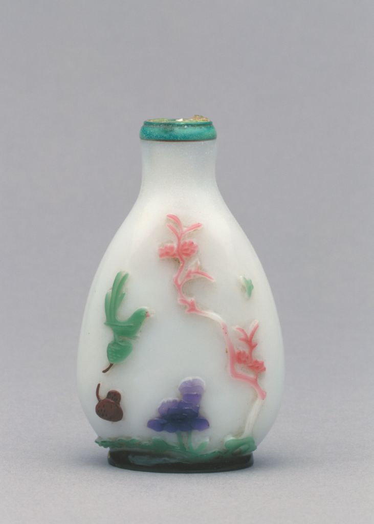 图片[1]-White set multicolor glass Boguto snuff bottle-China Archive